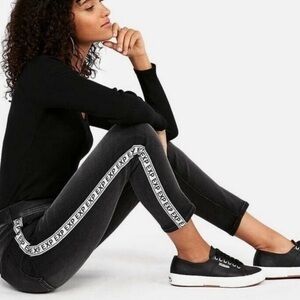 🦥Express Logo Branded Jeans🦥